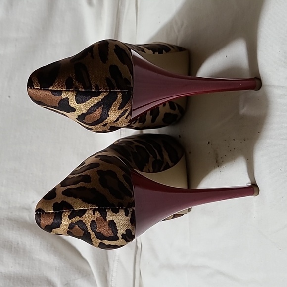Guess Leopard Print with red high heels - Picture 3 of 5